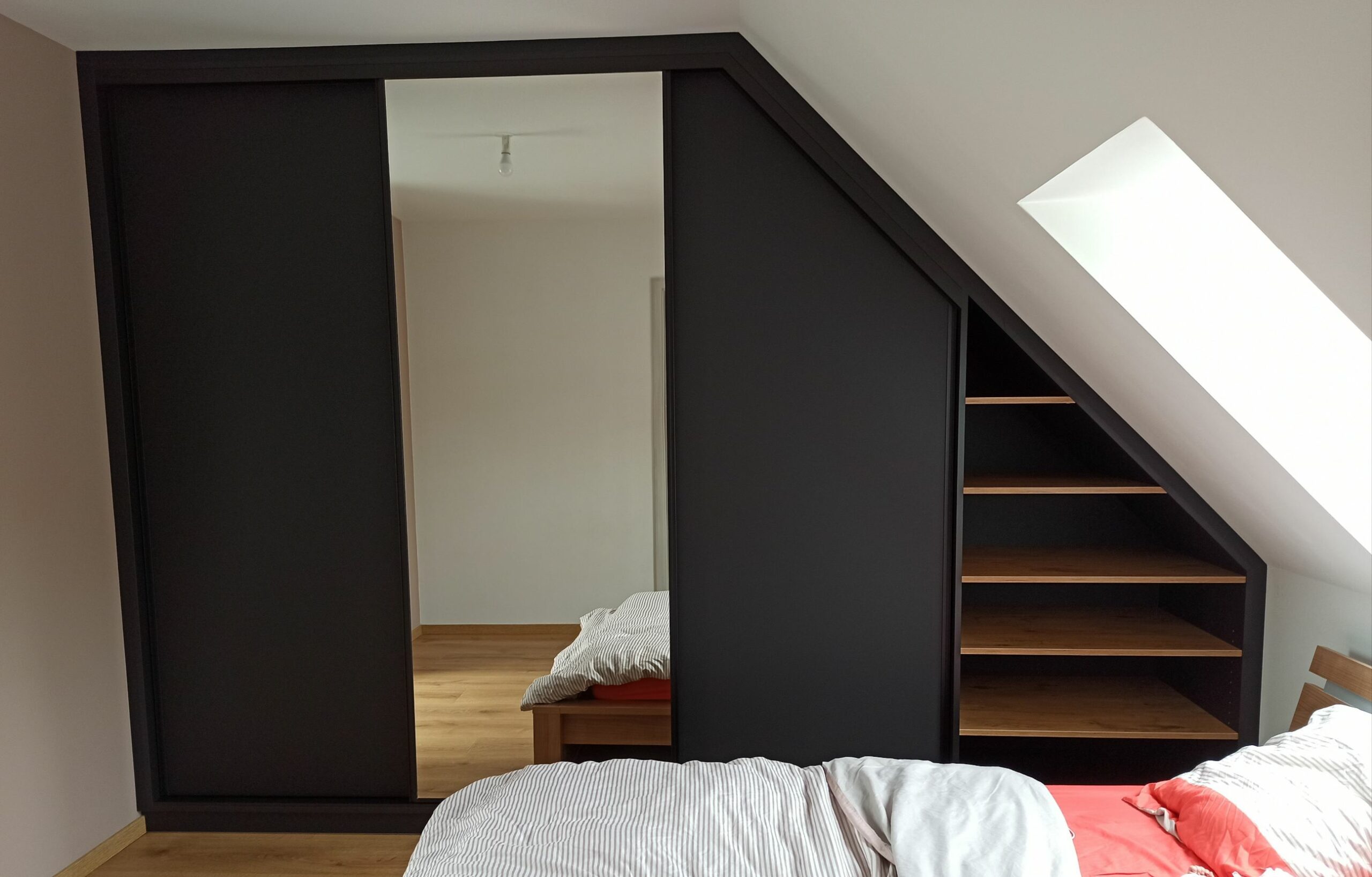 dressing & commode