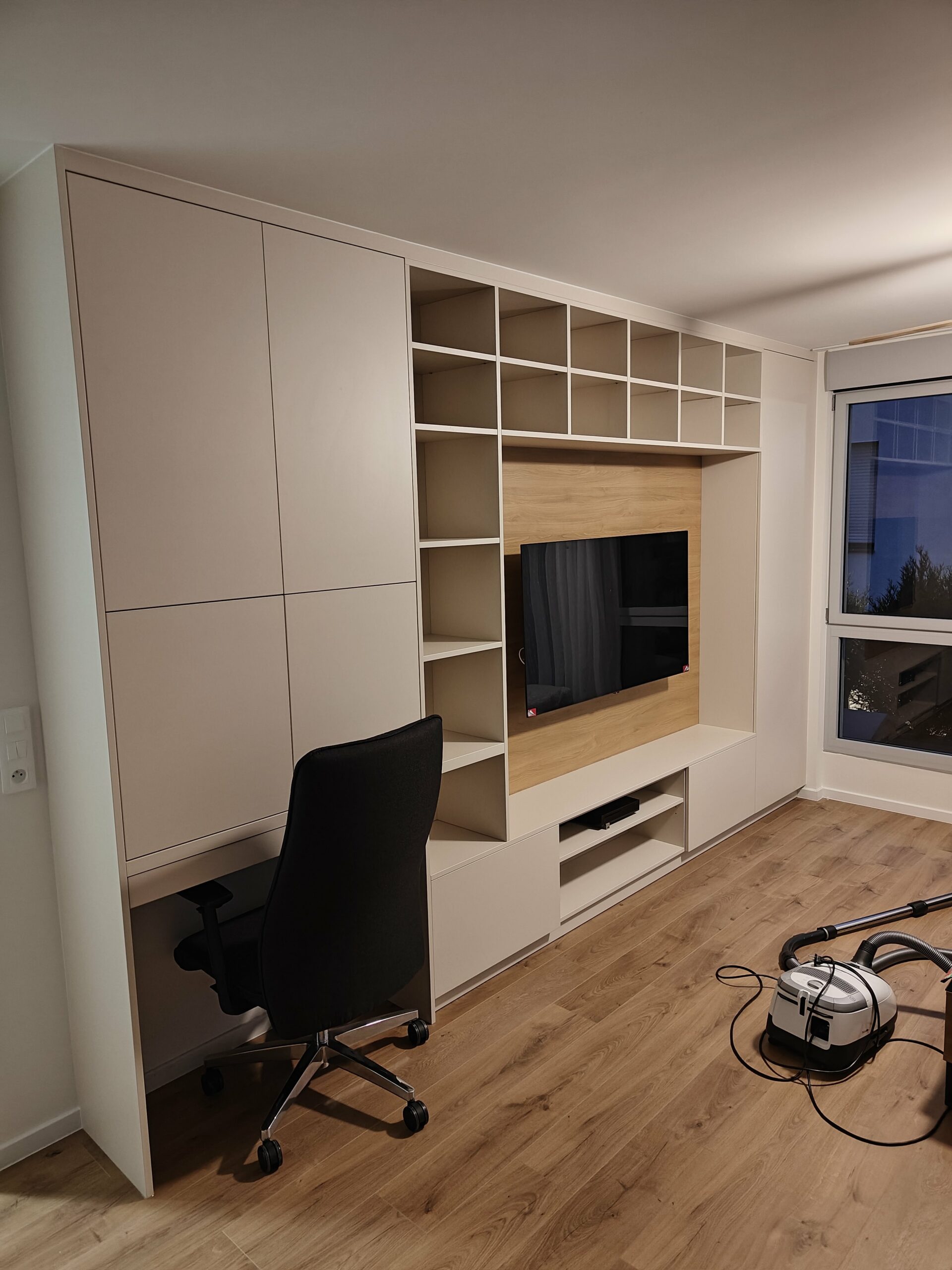 Meuble TV avec bureau intégré