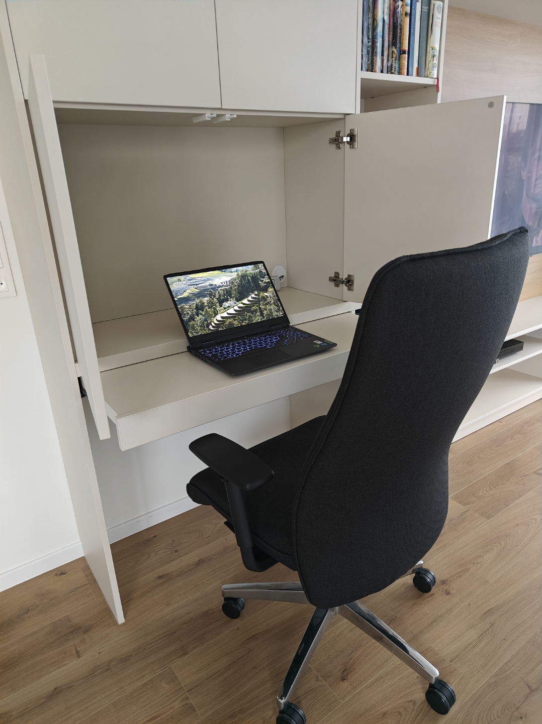 Meuble TV avec bureau intégré